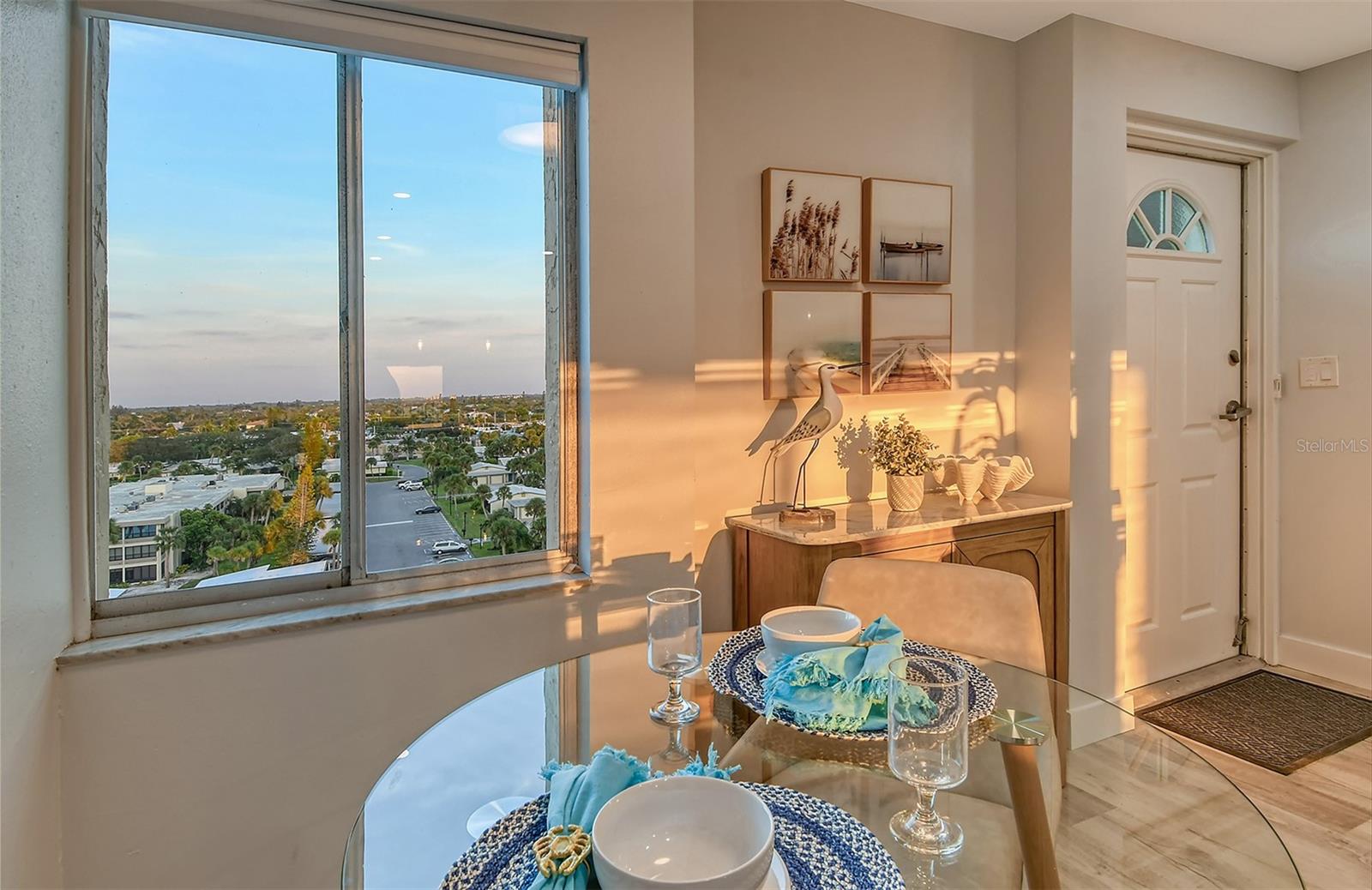 WHISPERING SANDS - Residential