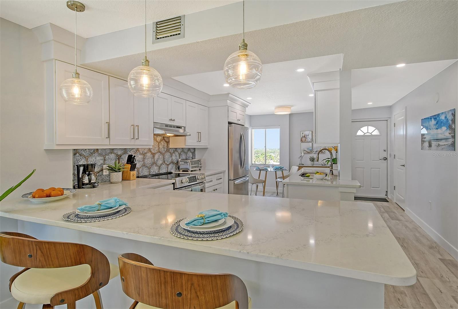 WHISPERING SANDS - Residential