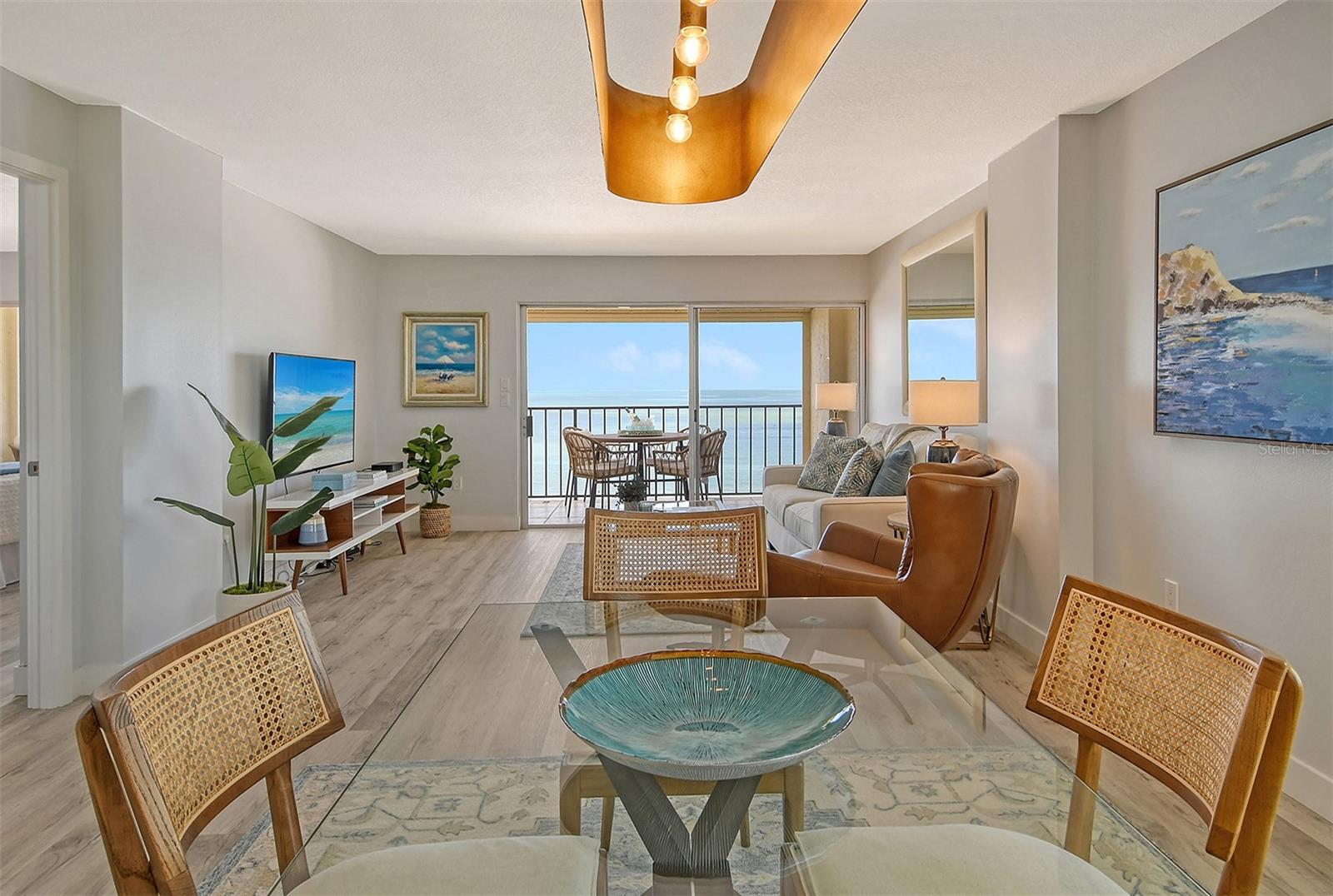 WHISPERING SANDS - Residential