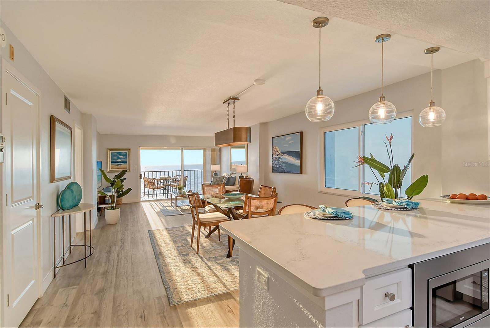 WHISPERING SANDS - Residential