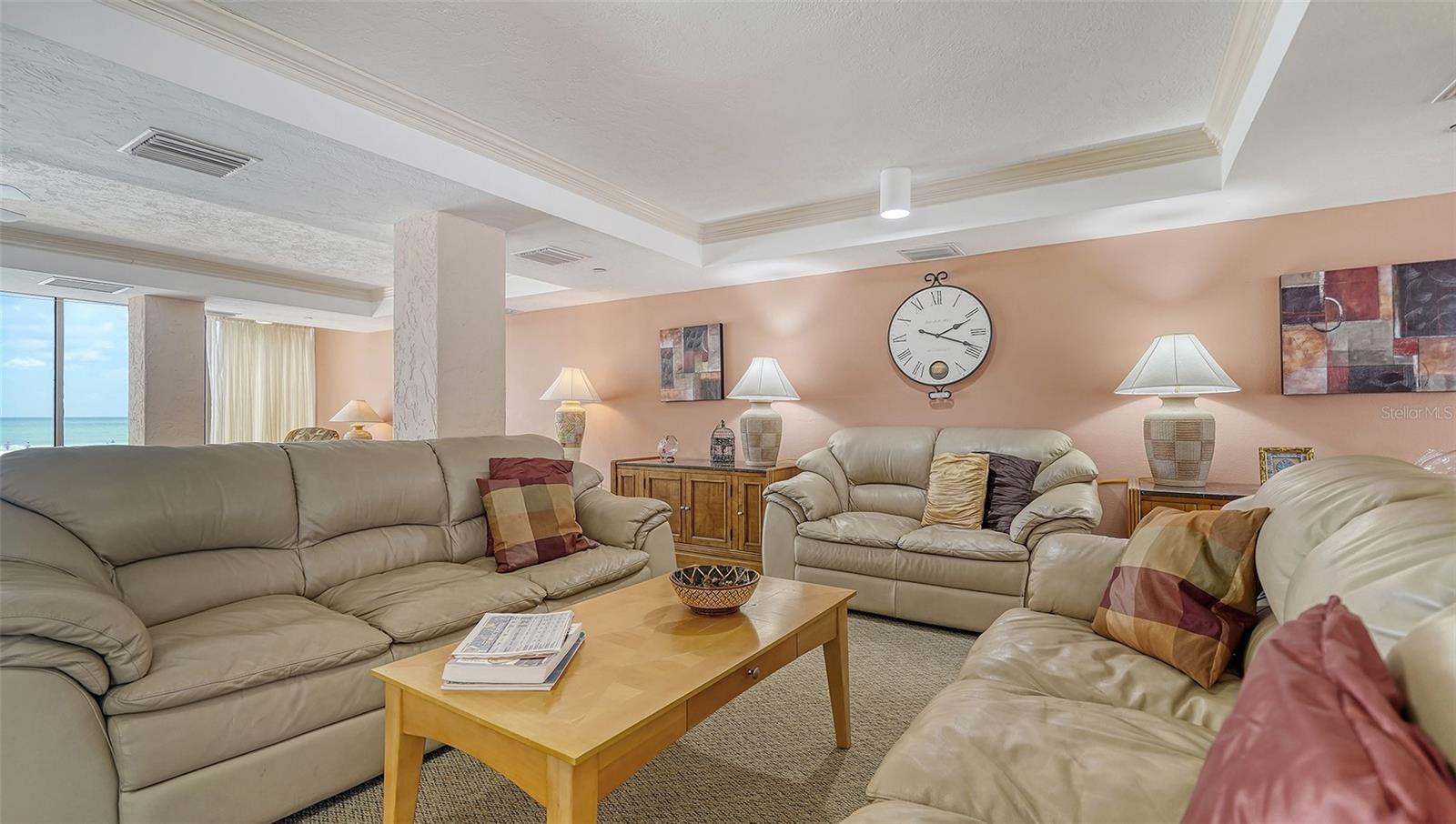 WHISPERING SANDS - Residential