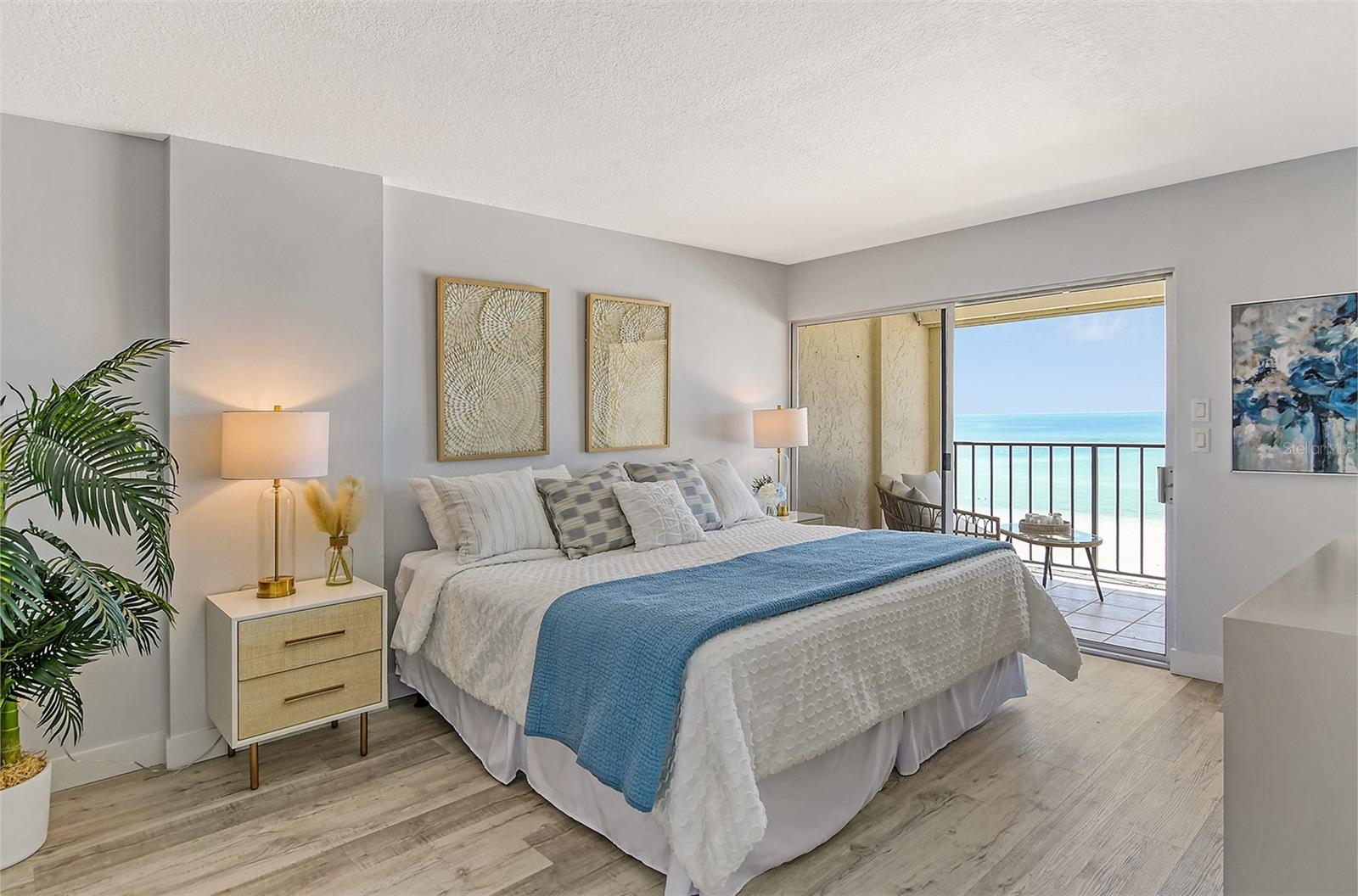 WHISPERING SANDS - Residential