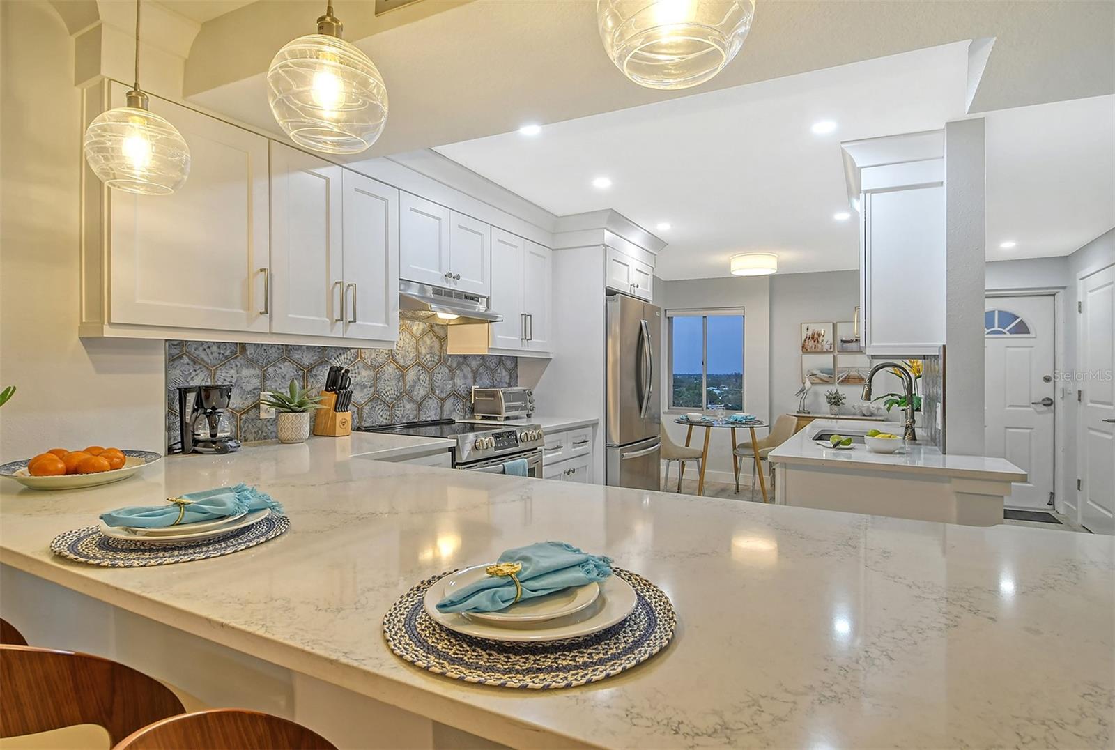 WHISPERING SANDS - Residential