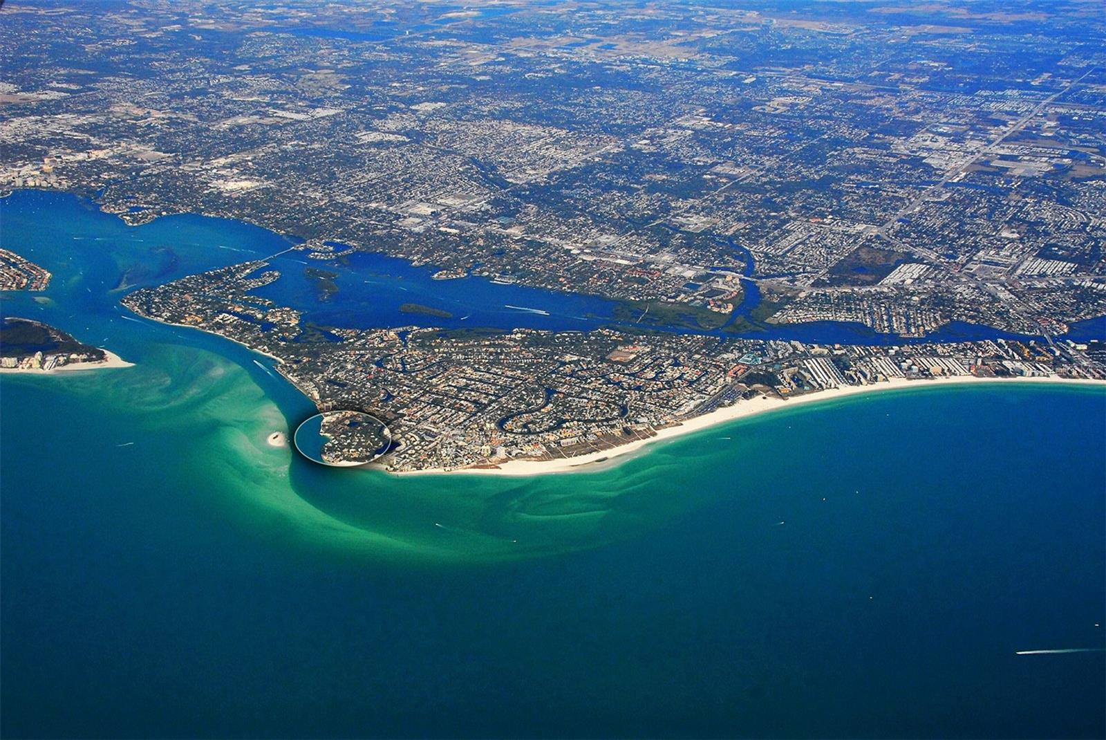 WHISPERING SANDS - Residential