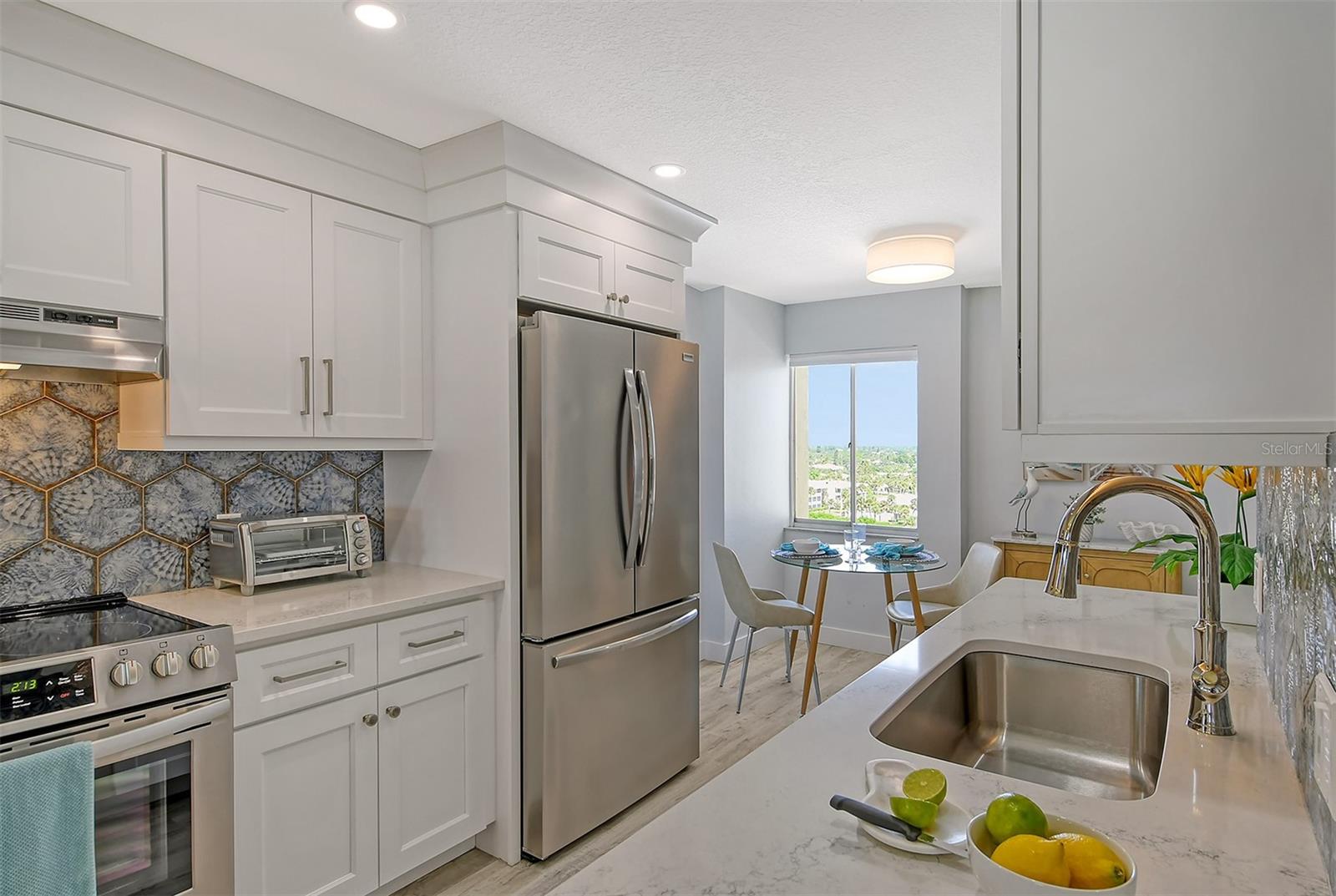 WHISPERING SANDS - Residential