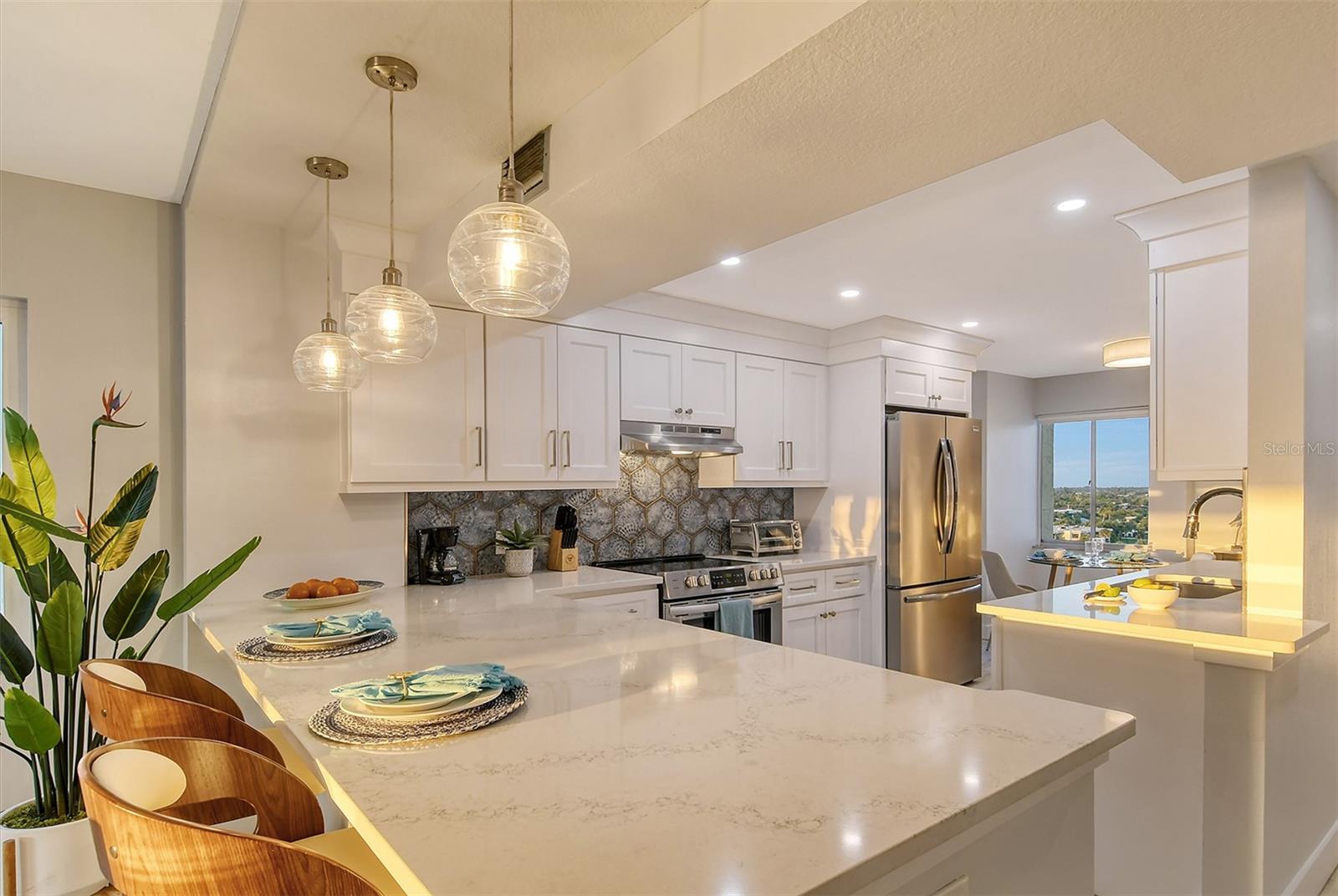 WHISPERING SANDS - Residential