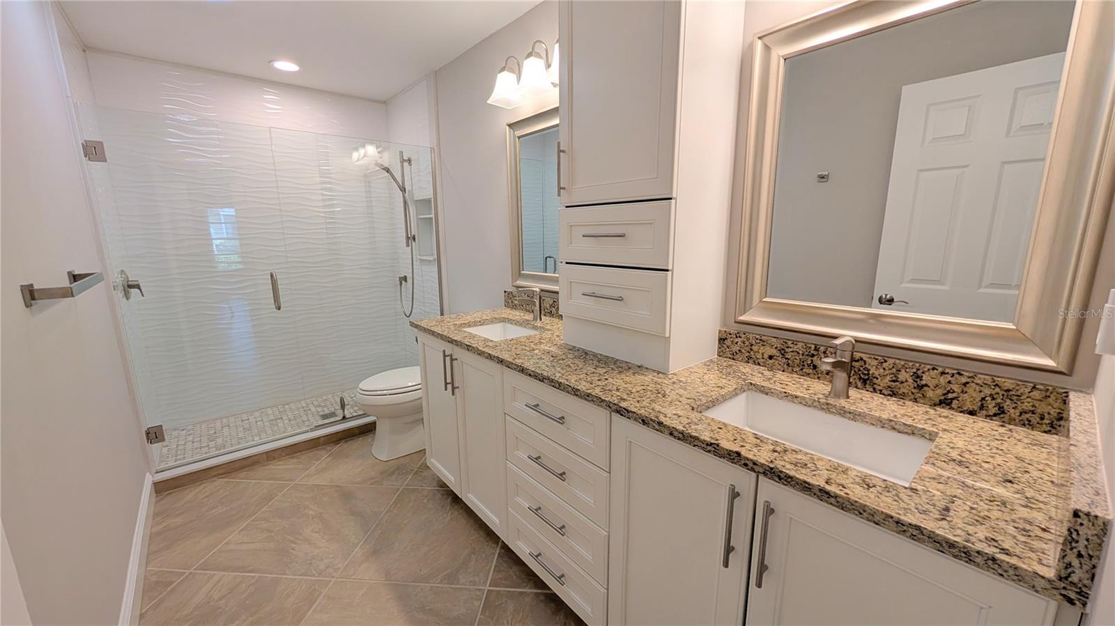 VILLAGE PLAZA SEC 4 - Residential