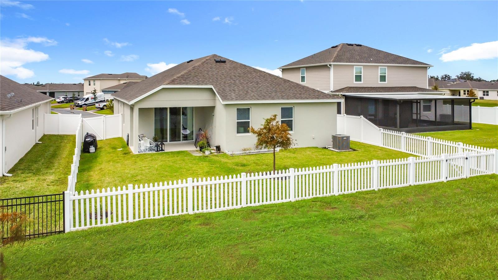 PRAIRIE OAKS - Residential Lease