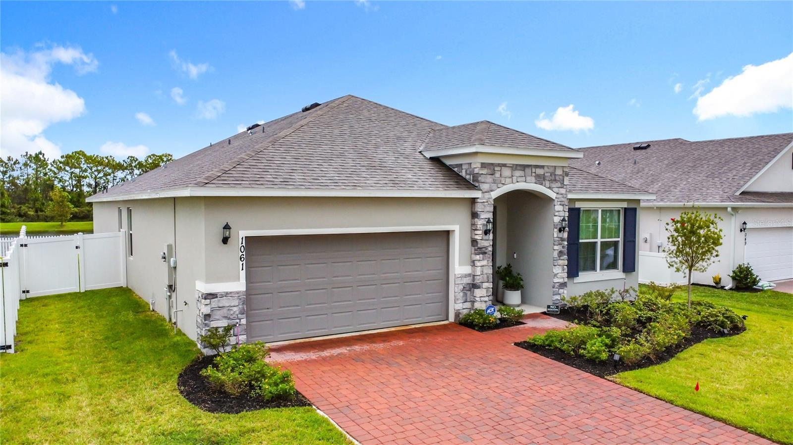 PRAIRIE OAKS - Residential Lease