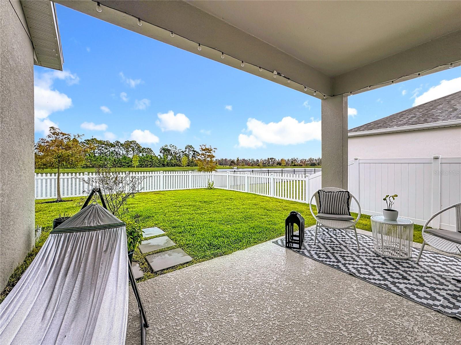 PRAIRIE OAKS - Residential Lease