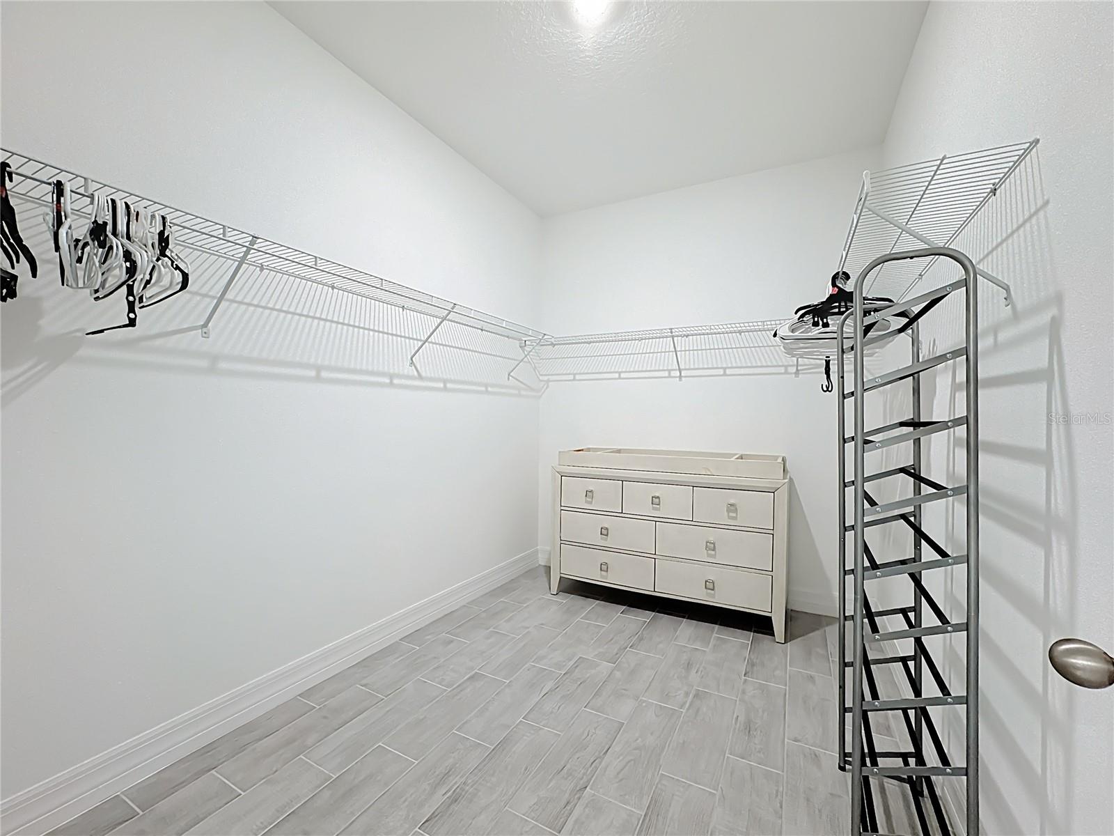 PRAIRIE OAKS - Residential Lease
