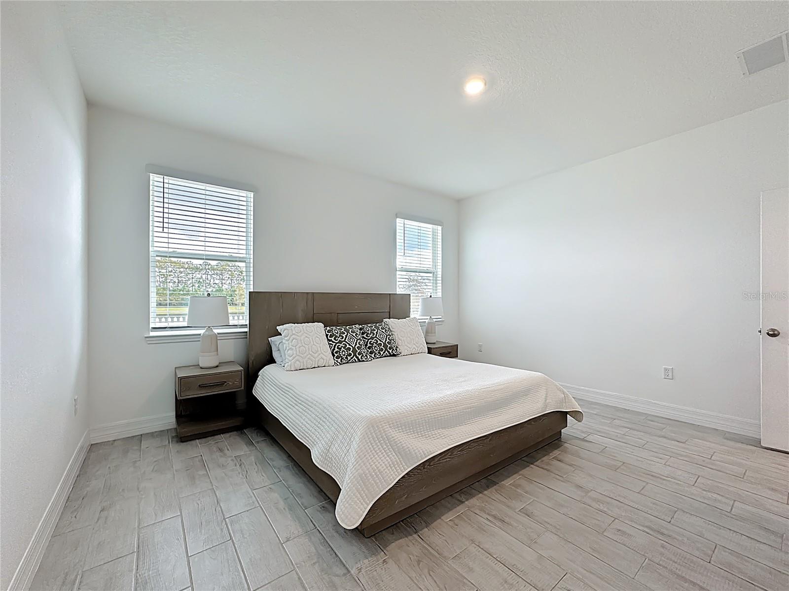 PRAIRIE OAKS - Residential Lease