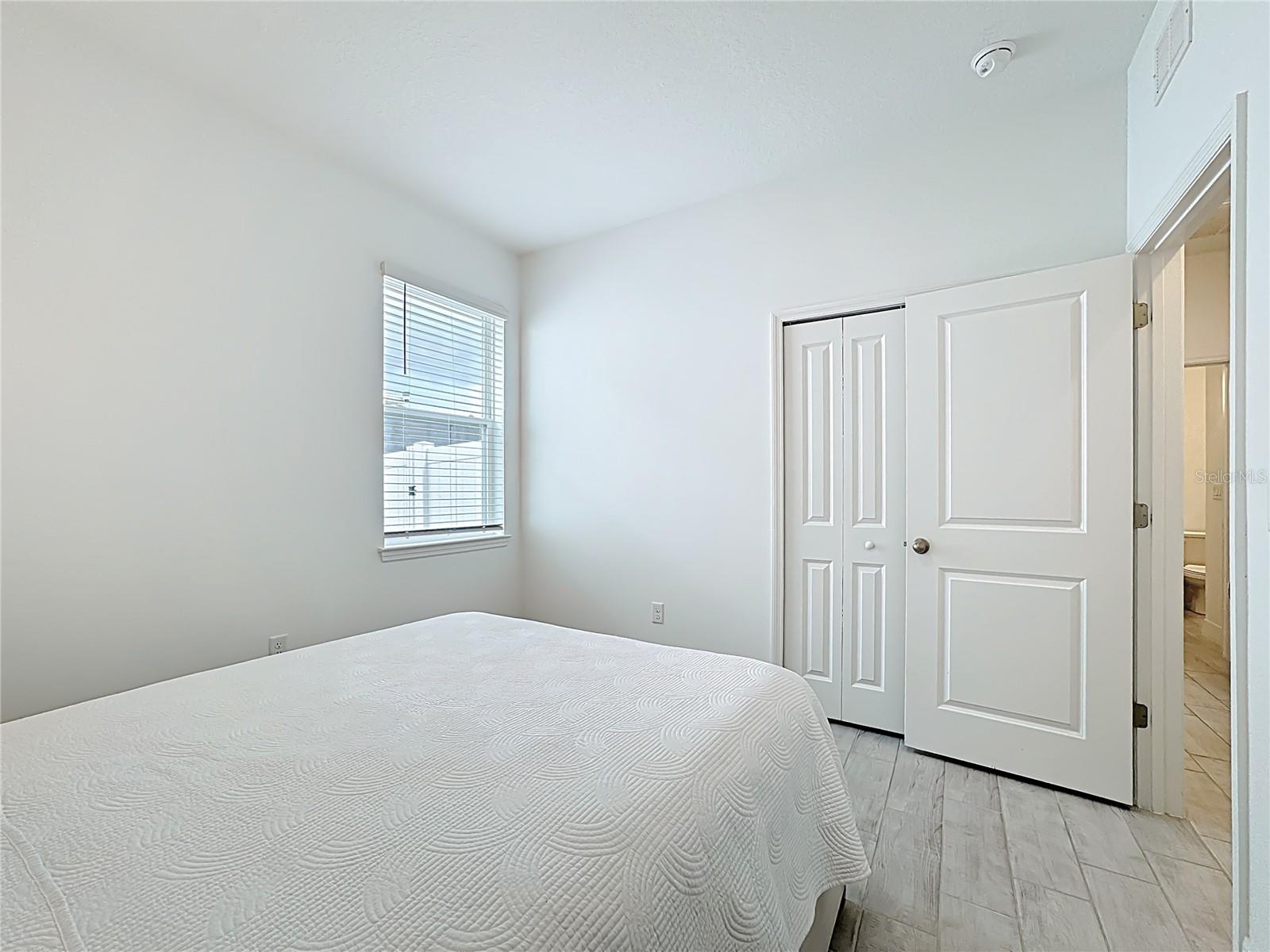 PRAIRIE OAKS - Residential Lease