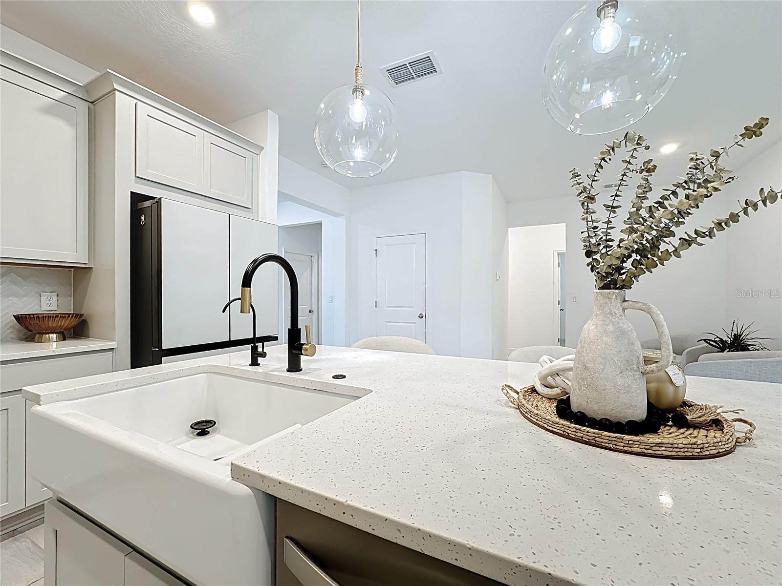 PRAIRIE OAKS - Residential Lease