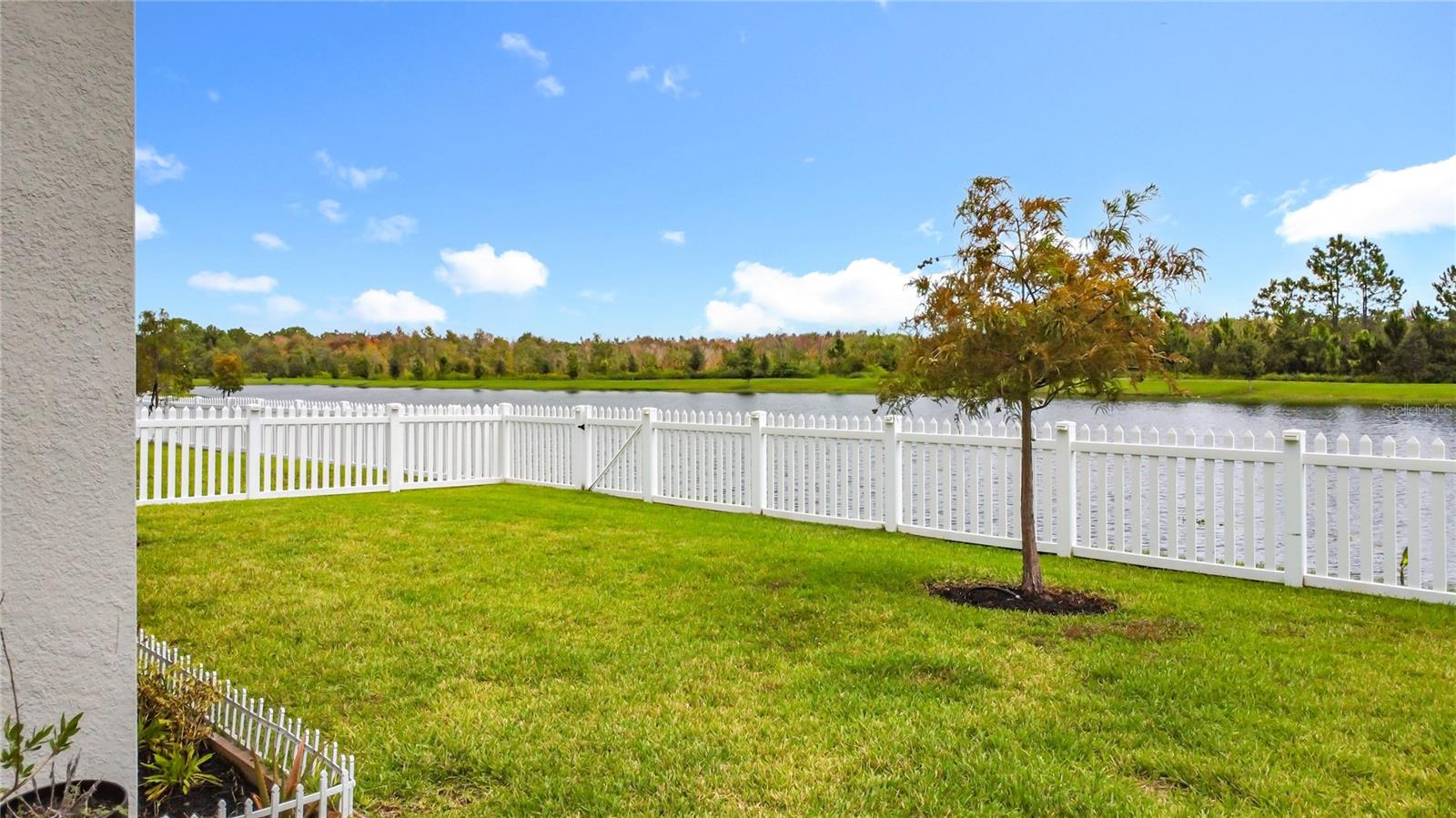PRAIRIE OAKS - Residential Lease
