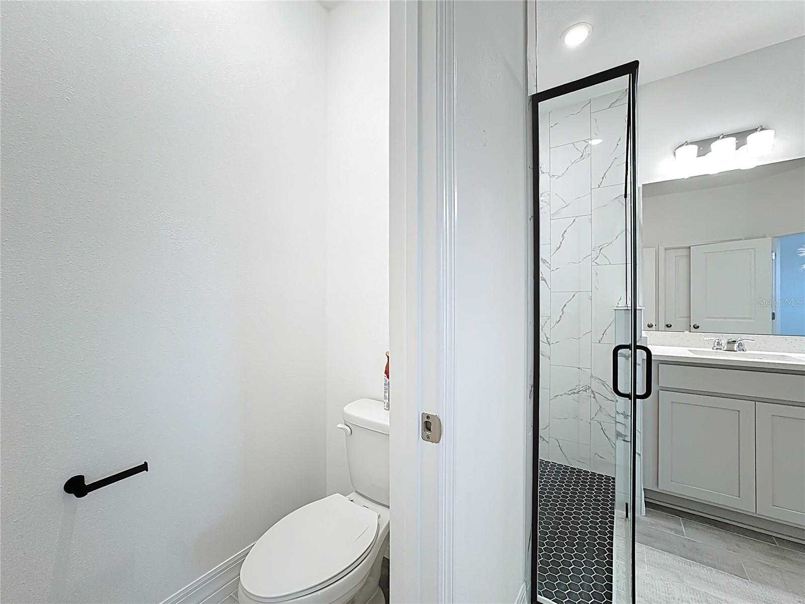 PRAIRIE OAKS - Residential Lease