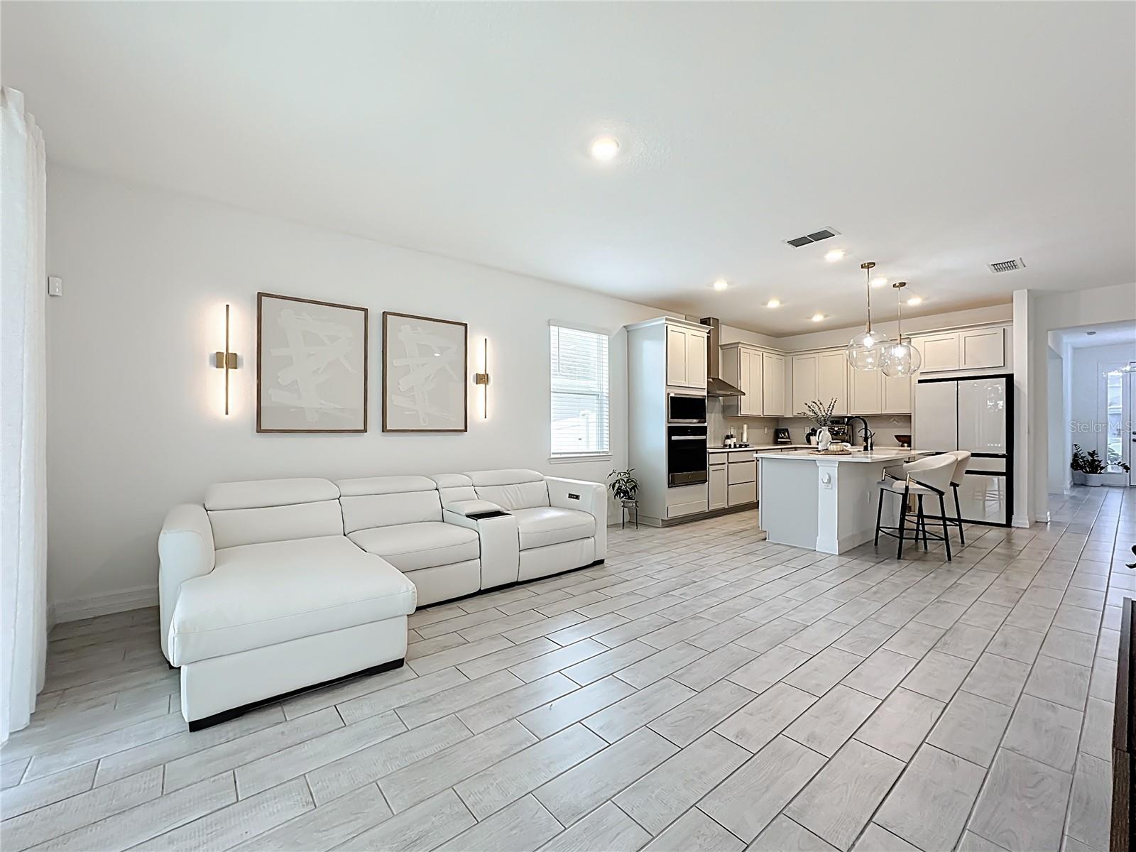 PRAIRIE OAKS - Residential Lease