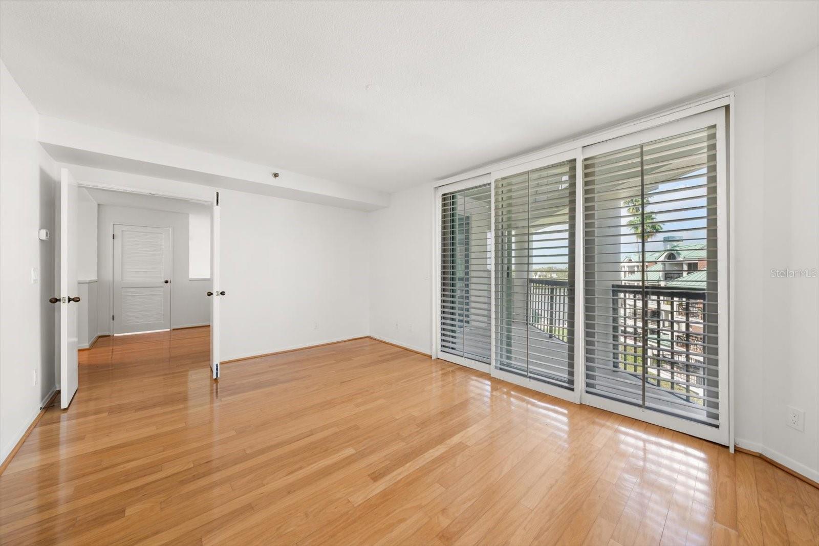 SEDDON COVE A CONDO PHAS - Residential