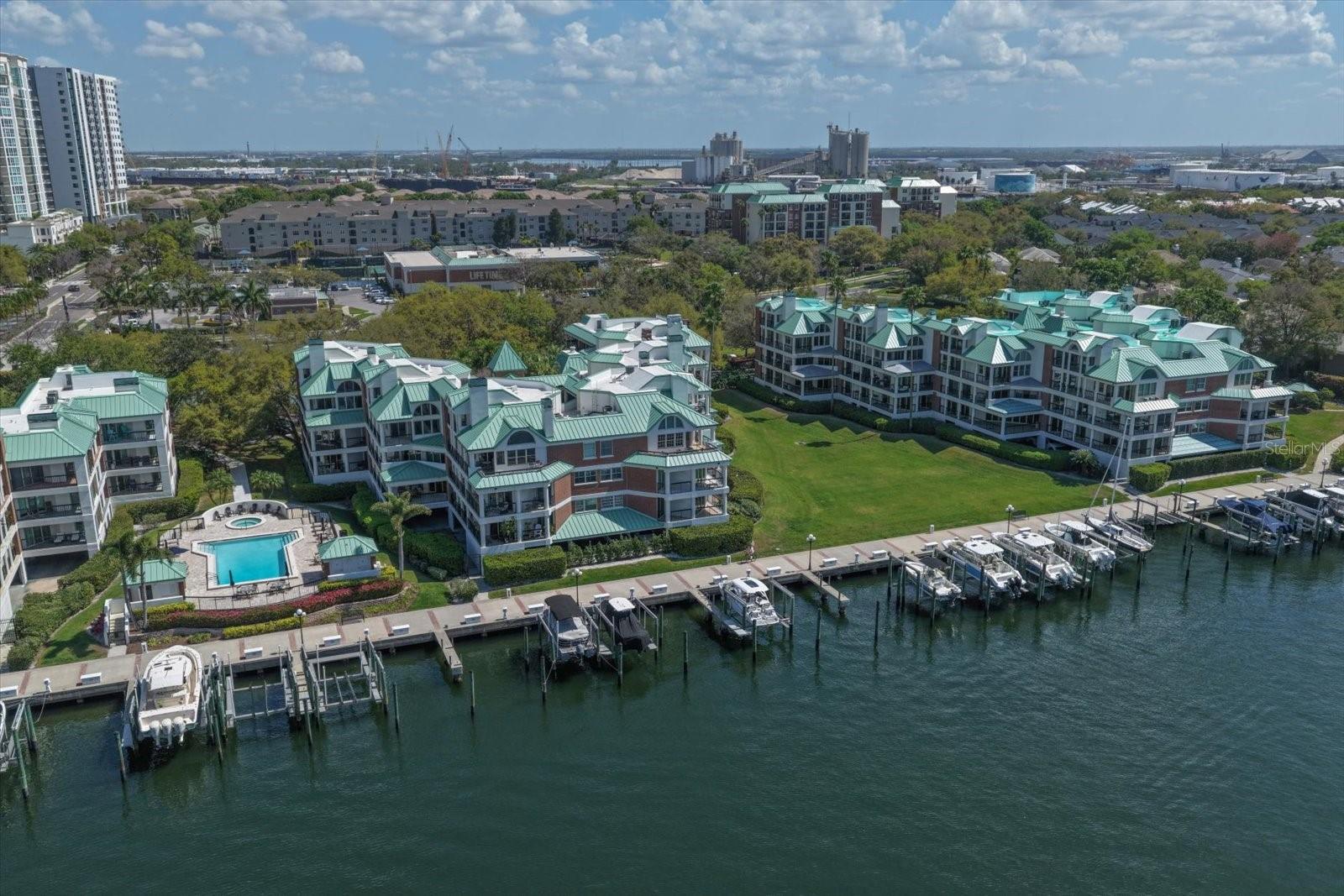 SEDDON COVE A CONDO PHAS - Residential