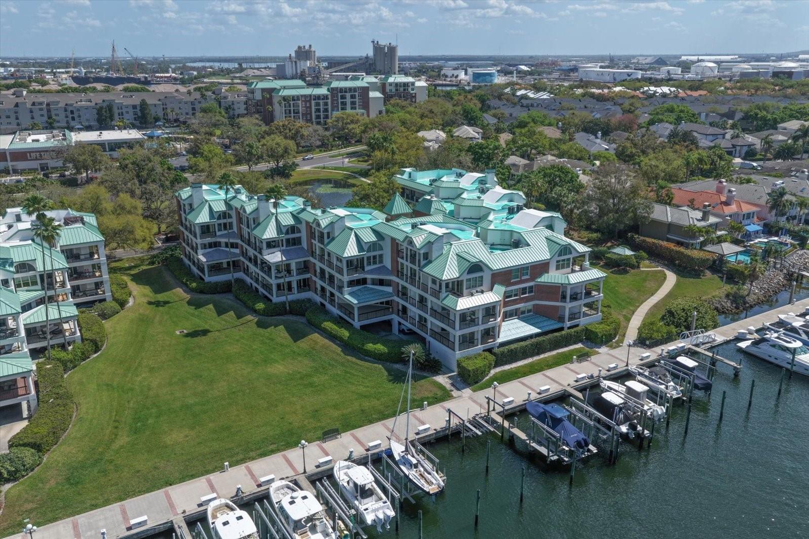 SEDDON COVE A CONDO PHAS - Residential