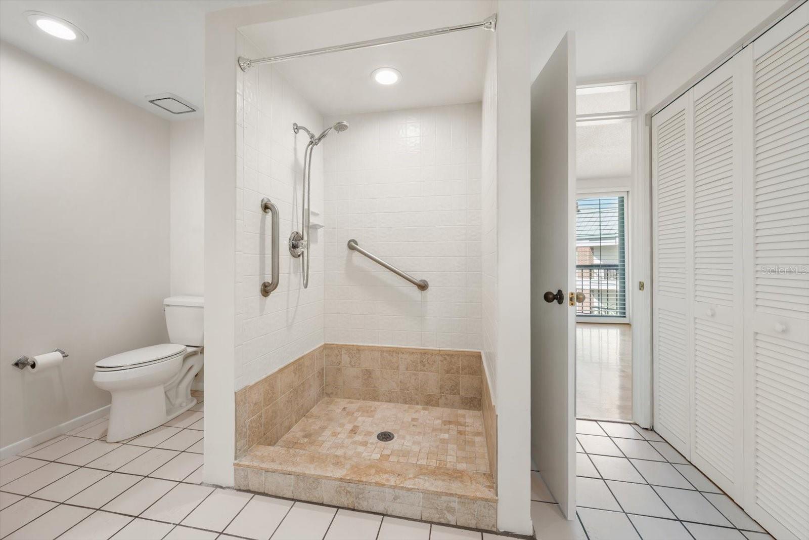 SEDDON COVE A CONDO PHAS - Residential