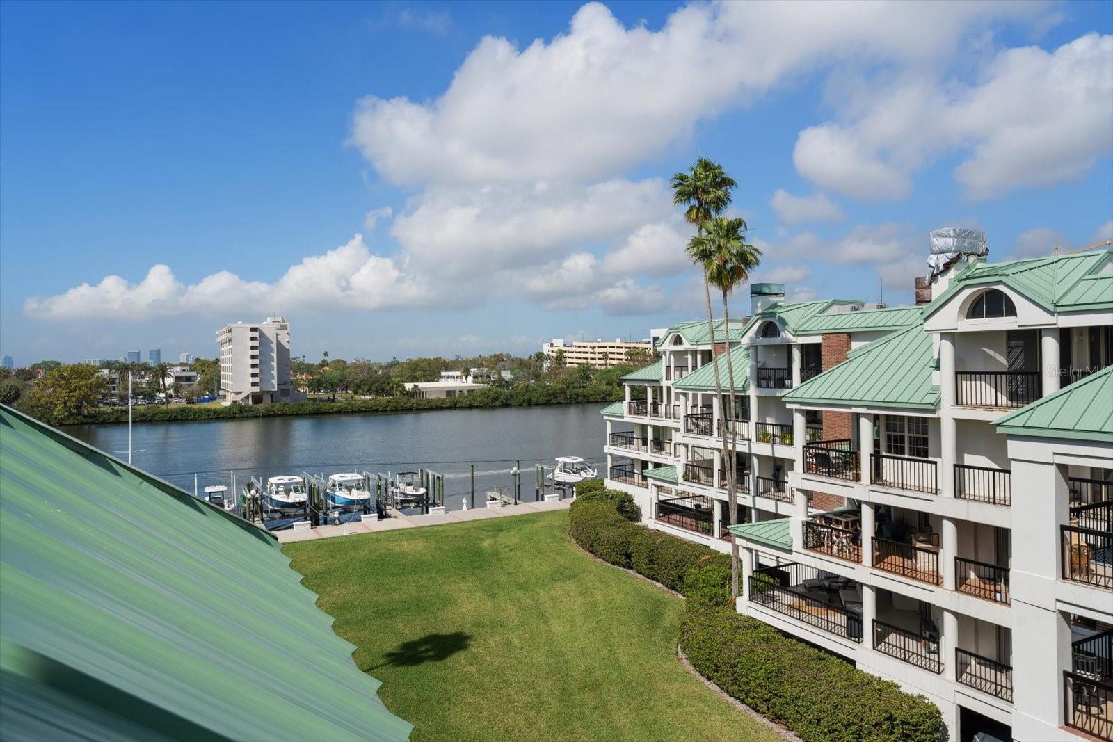 SEDDON COVE A CONDO PHAS - Residential