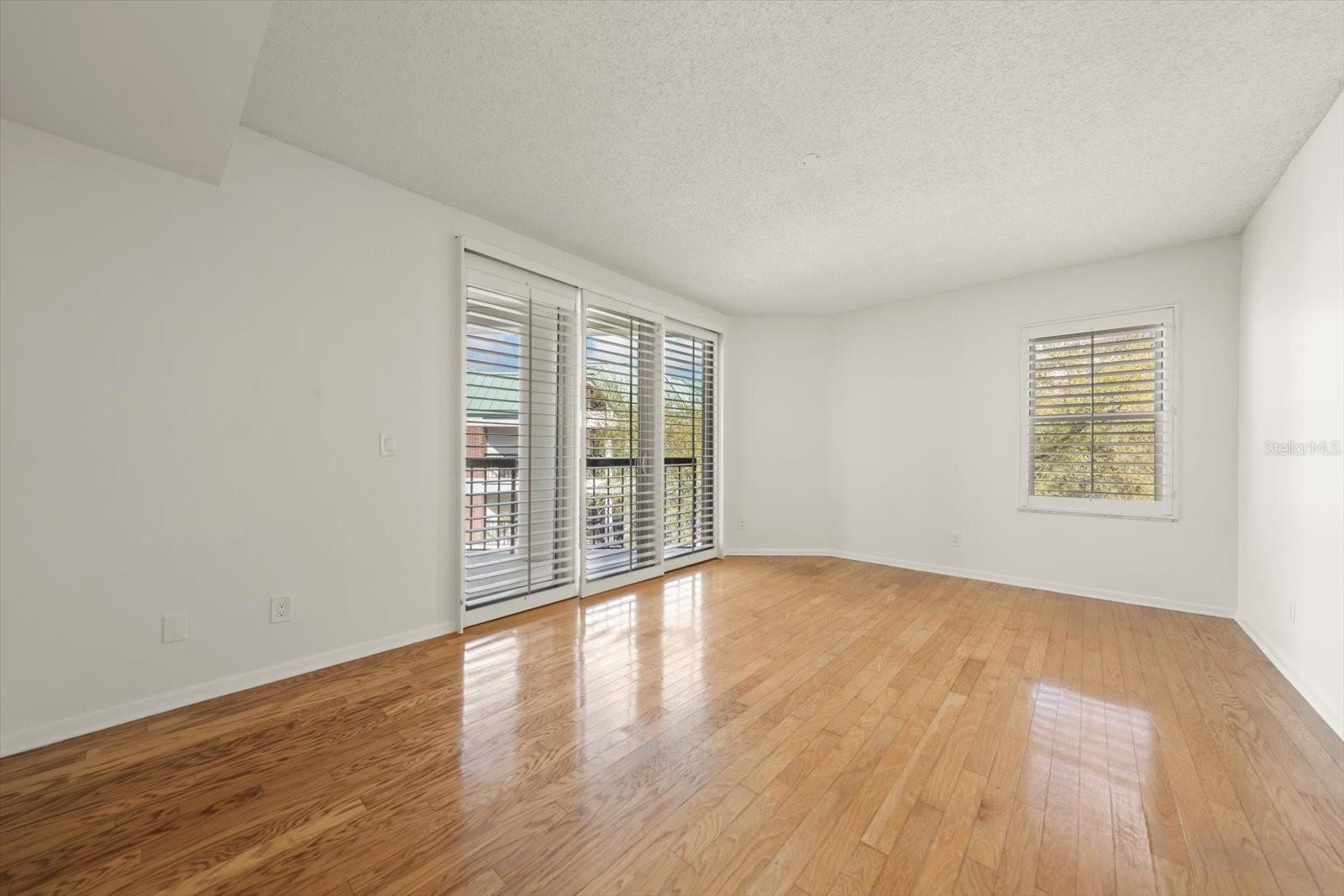 SEDDON COVE A CONDO PHAS - Residential