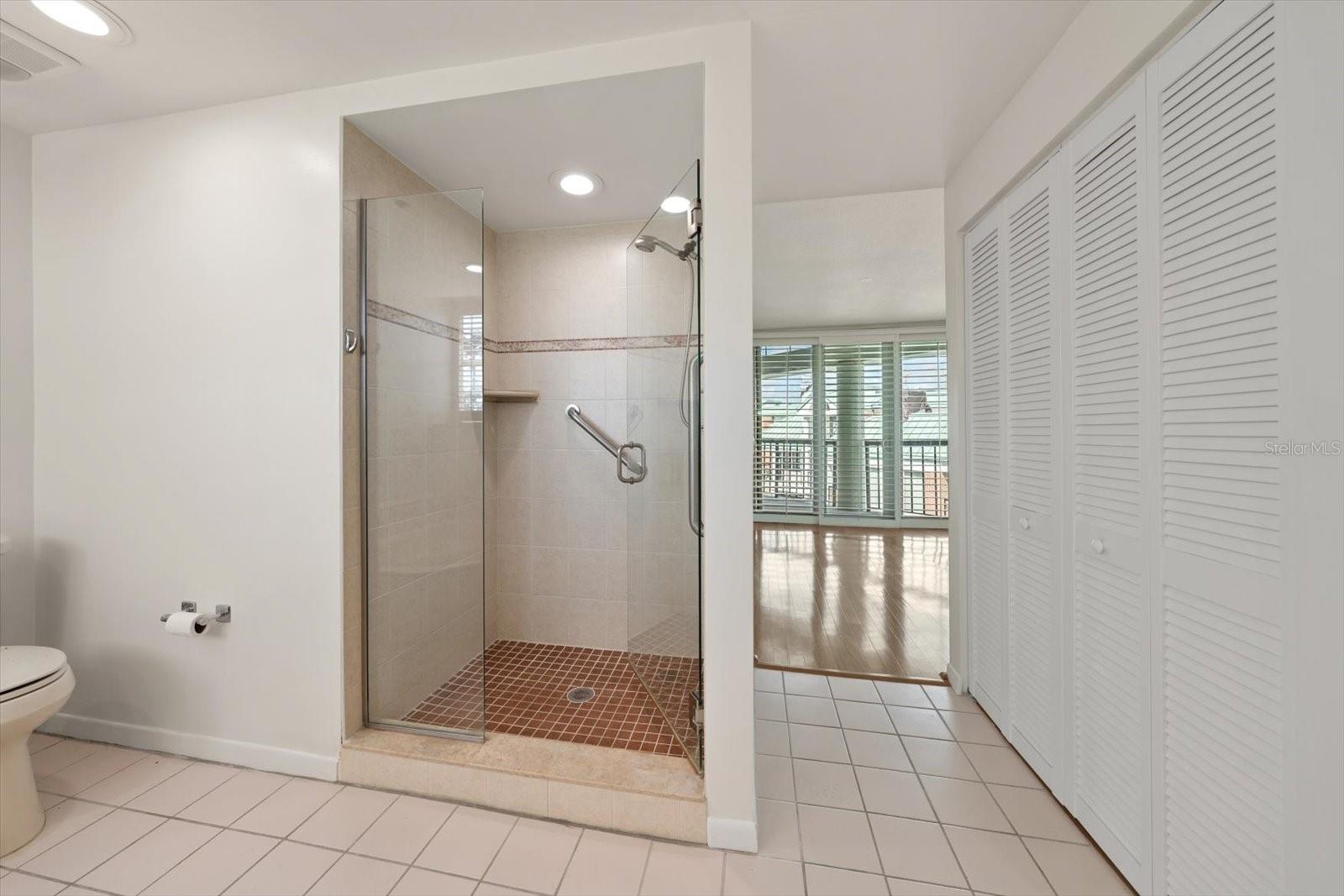 SEDDON COVE A CONDO PHAS - Residential