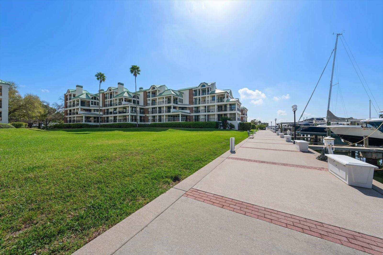 SEDDON COVE A CONDO PHAS - Residential