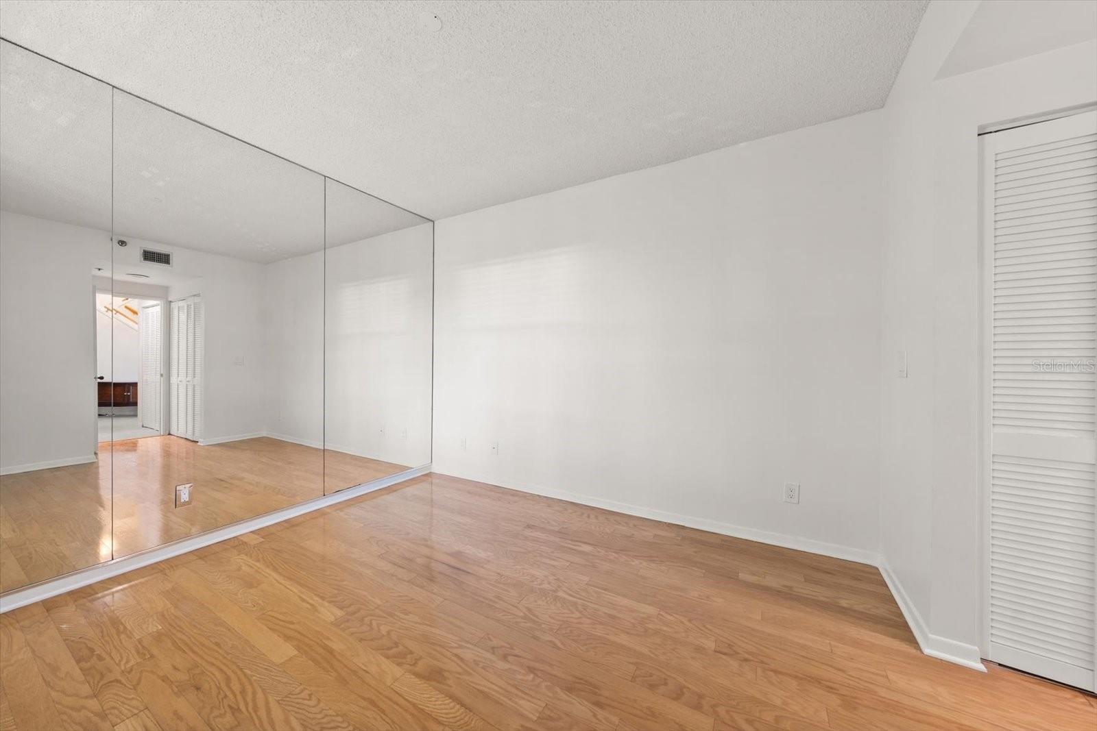 SEDDON COVE A CONDO PHAS - Residential