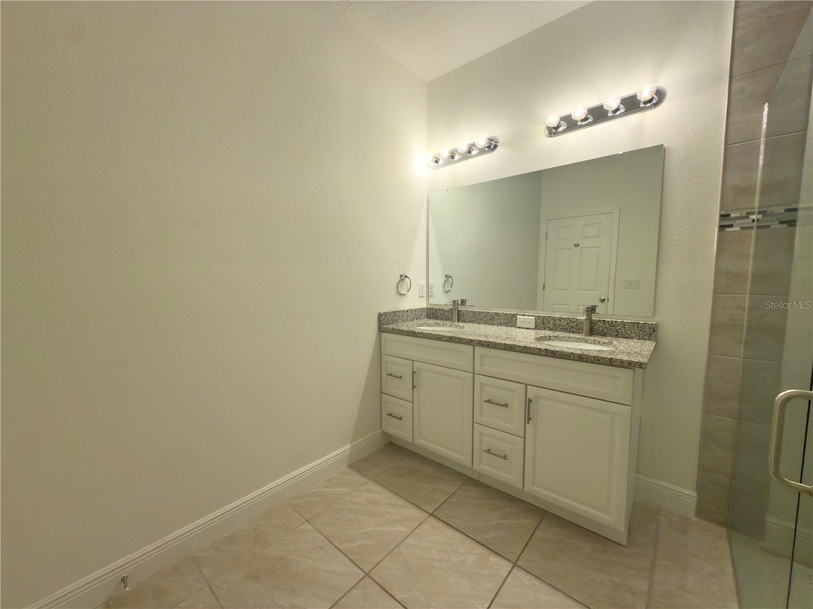 MOSS OAKS - Residential