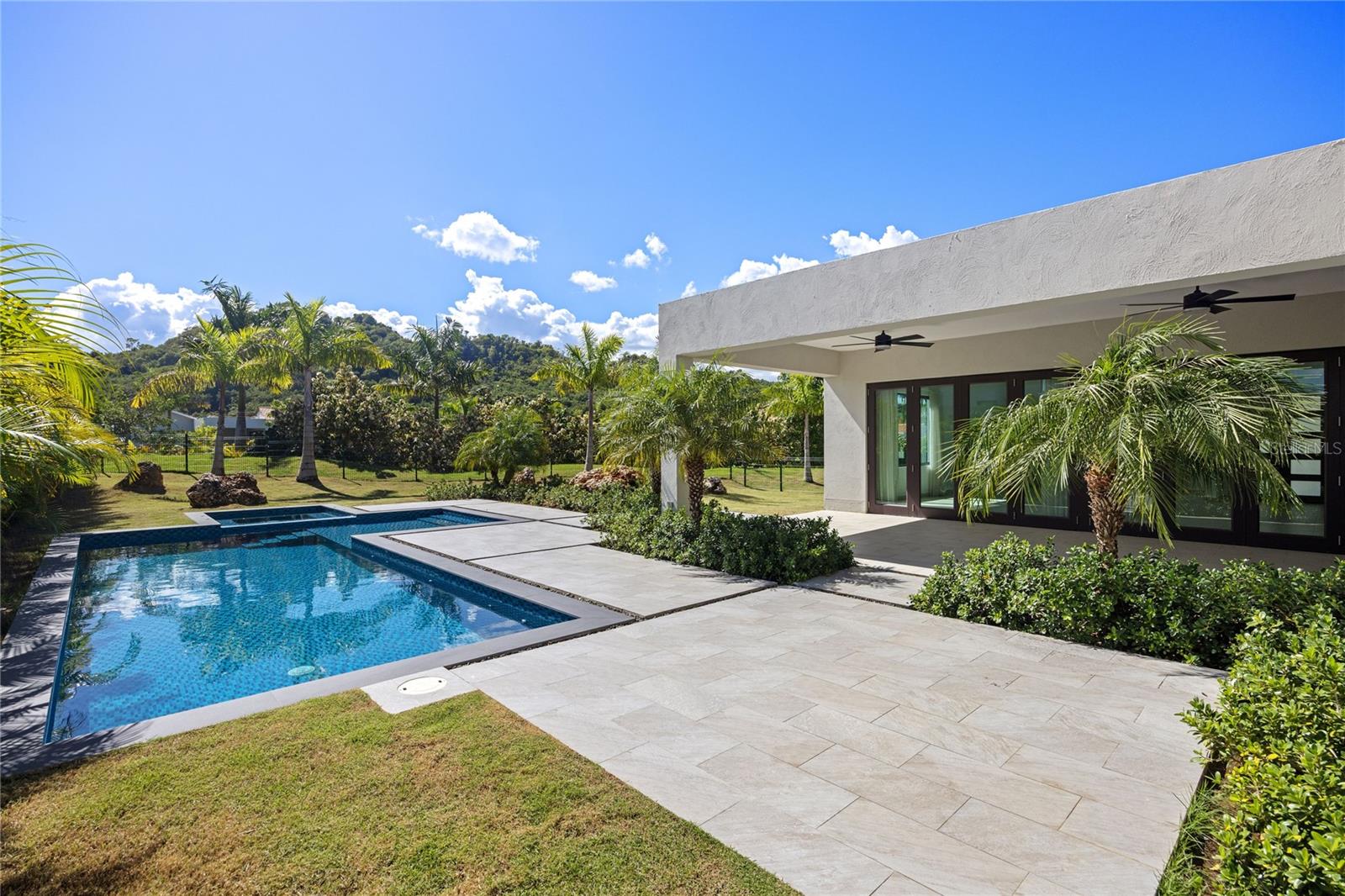 SABANRA DE DORADO - Residential