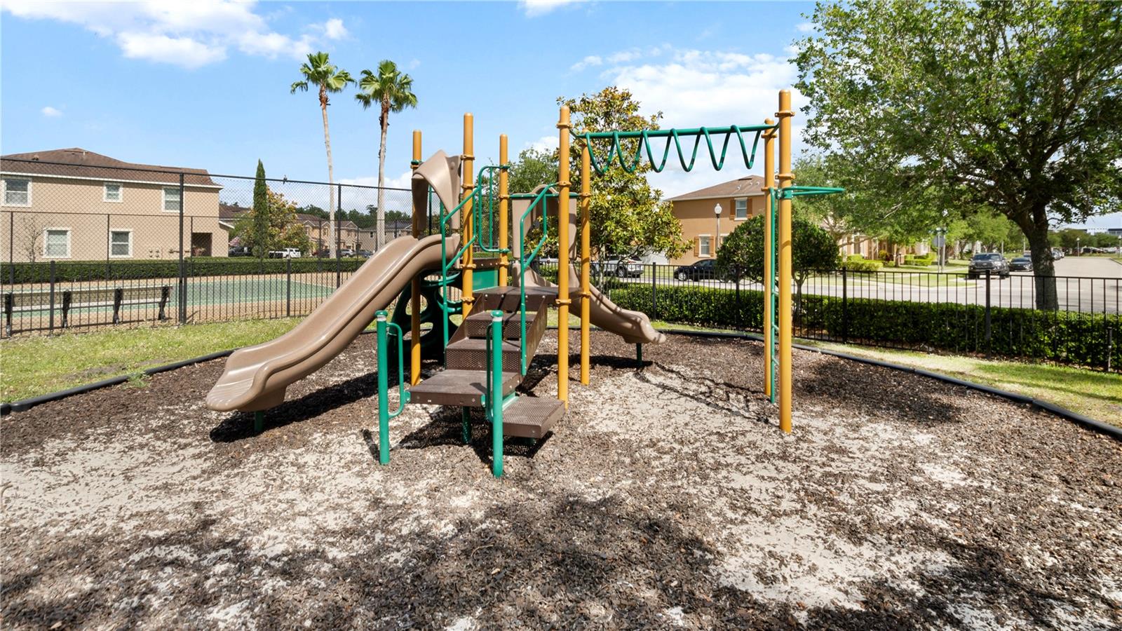 SAVANNAH LNDGS - Residential