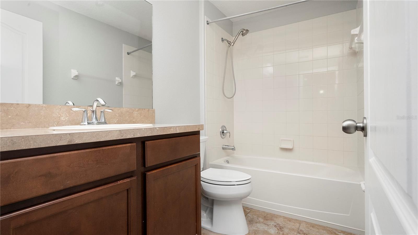 SAVANNAH LNDGS - Residential