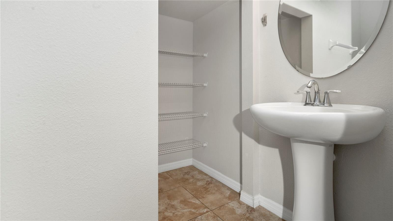 SAVANNAH LNDGS - Residential