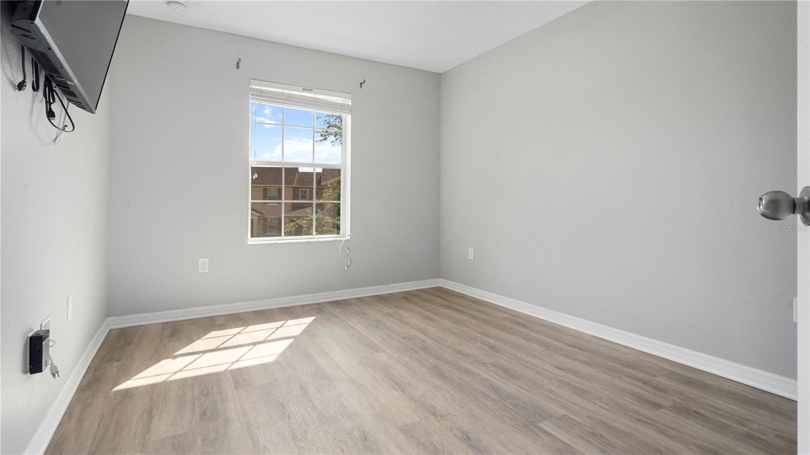 SAVANNAH LNDGS - Residential