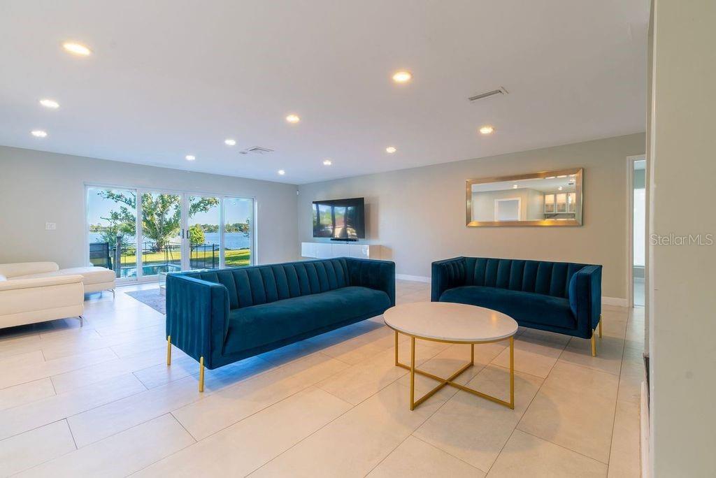 LAKE CANE SHORES - Residential