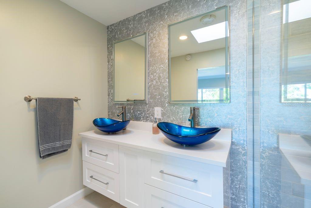 LAKE CANE SHORES - Residential