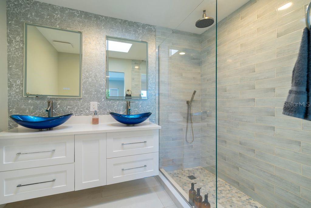 LAKE CANE SHORES - Residential