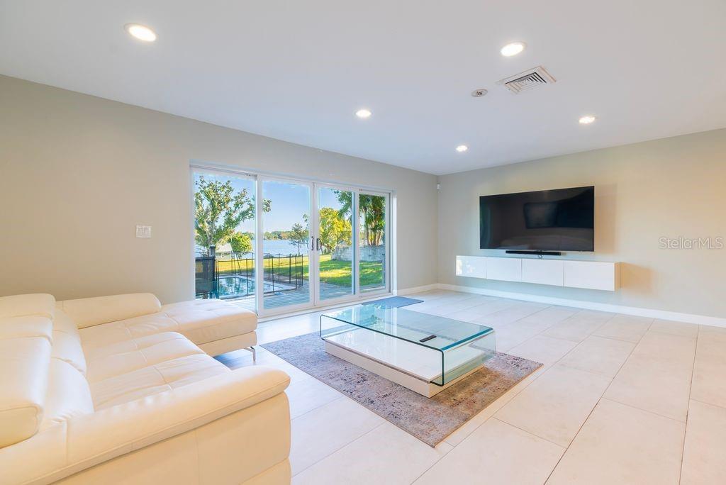 LAKE CANE SHORES - Residential