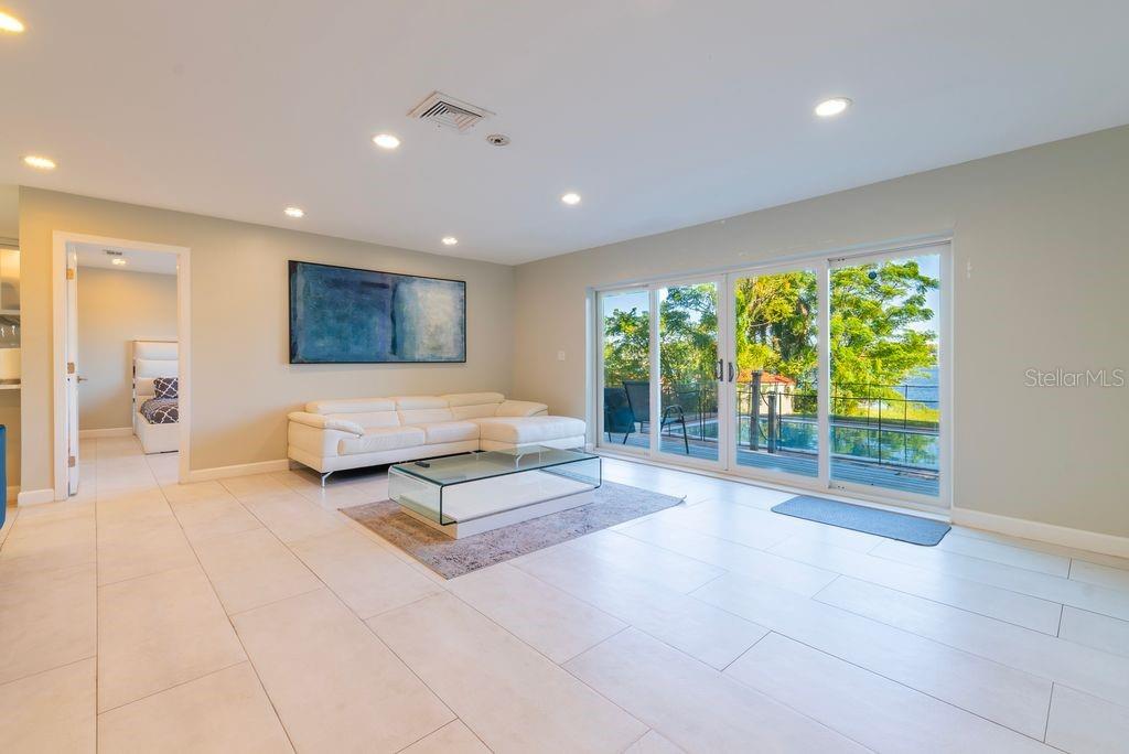 LAKE CANE SHORES - Residential