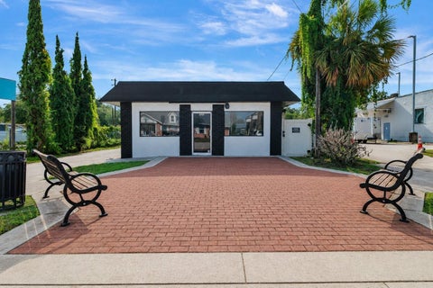 Photo of 124 N Apopka Avenue, Inverness, FL 34450 (MLS # G5116091)