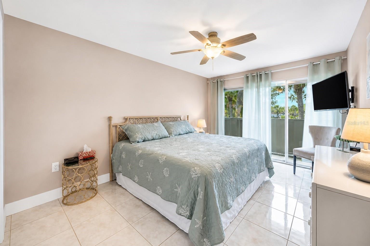 WHITNEY BEACH - Residential