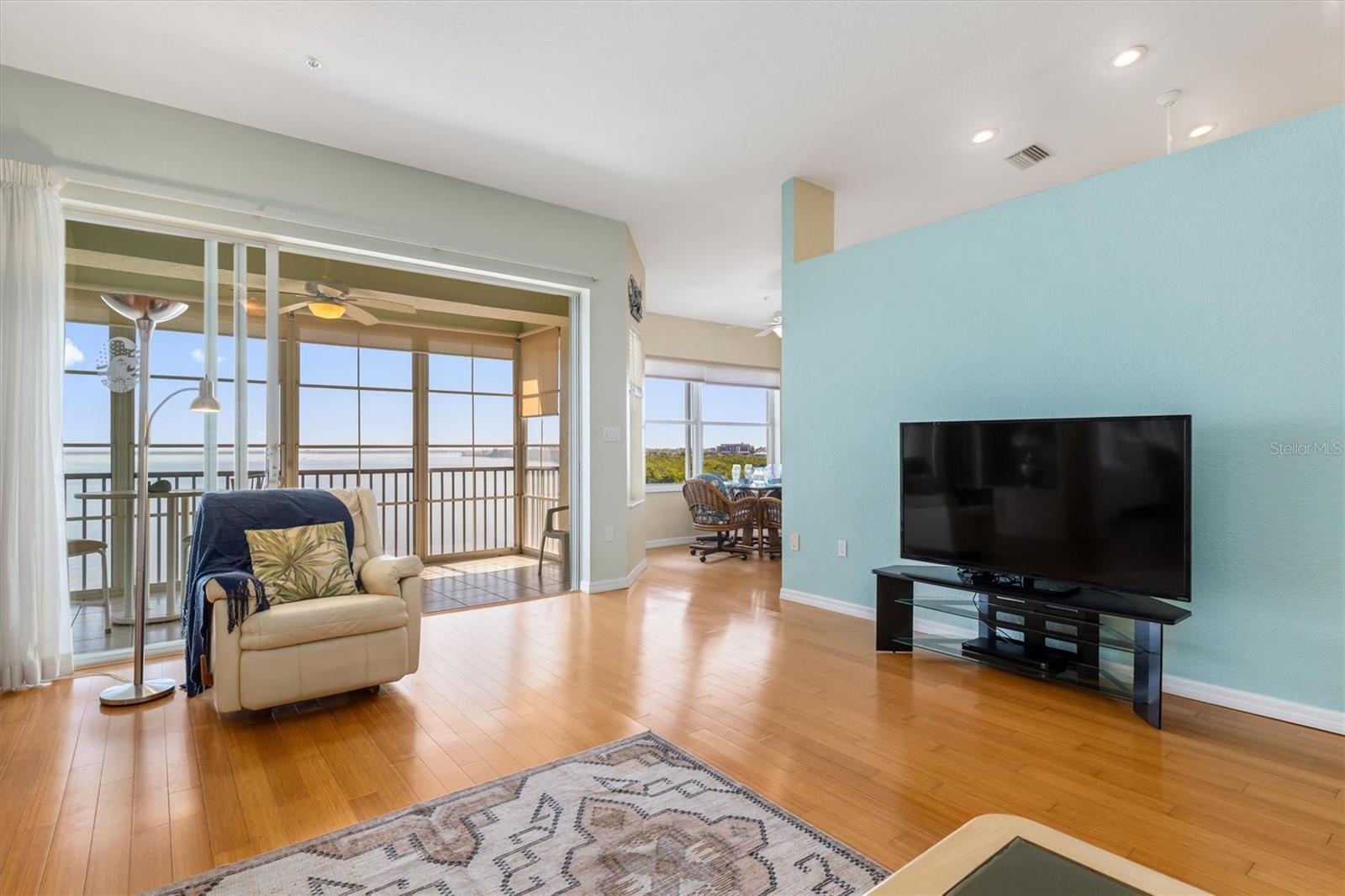 HARBOR WALK PH 03 - Residential