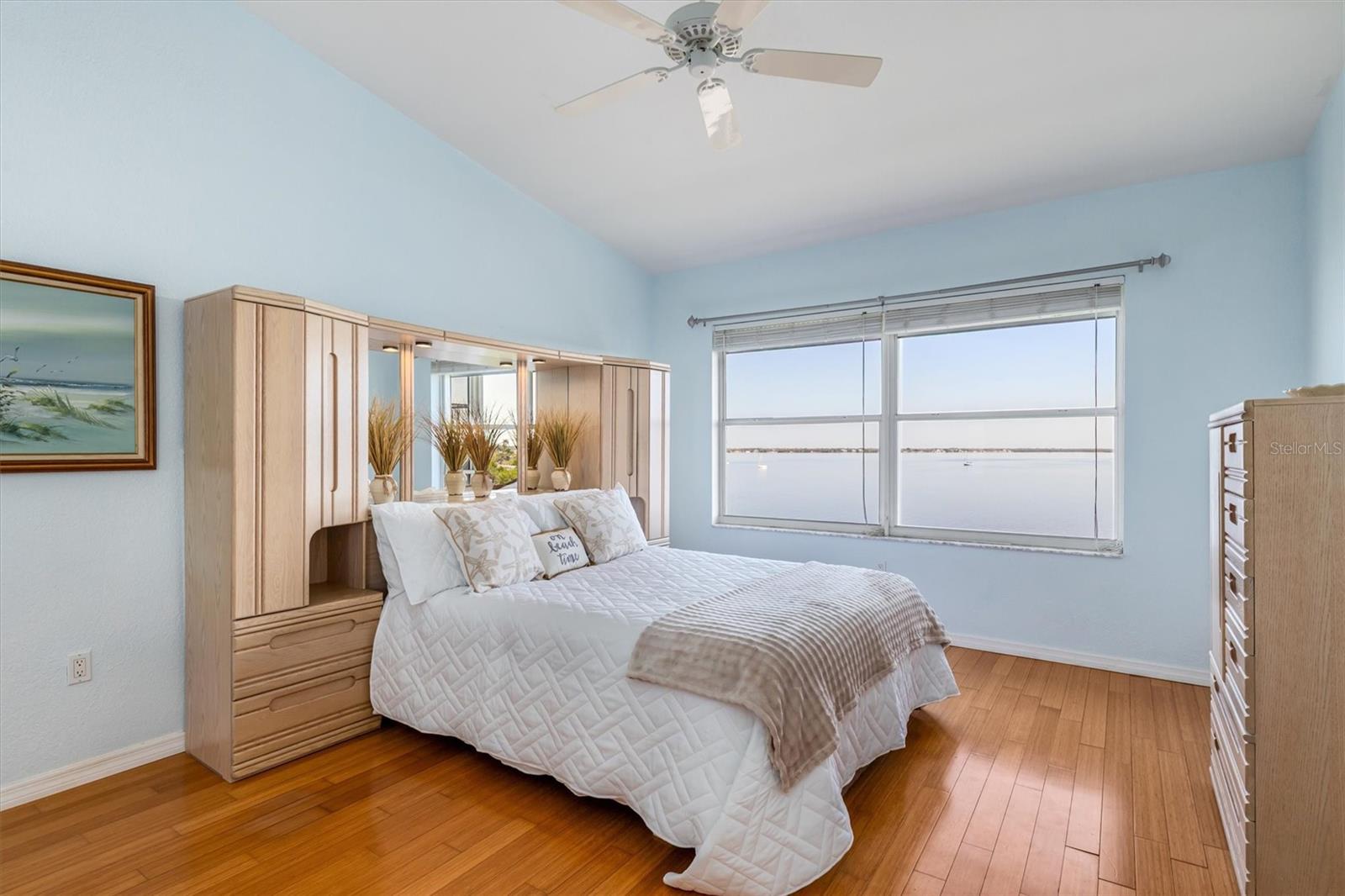 HARBOR WALK PH 03 - Residential