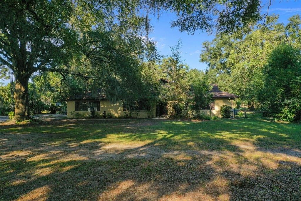 Photo of 501 SE 55th Avenue, Ocala, FL 34480 (MLS # OM710890)