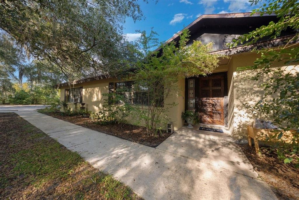 Photo of 501 SE 55th Avenue, Ocala, FL 34480 (MLS # OM710890)