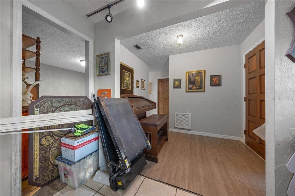 Photo of 501 SE 55th Avenue, Ocala, FL 34480 (MLS # OM710890)
