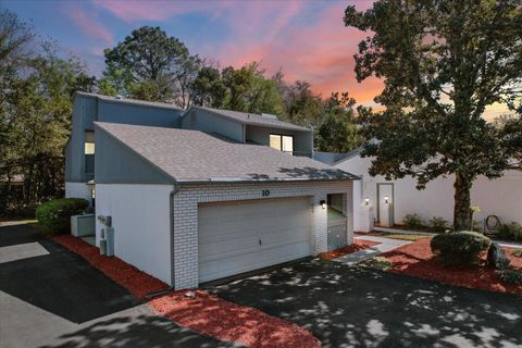 Photo of 10 Pinewood Gardens, Homosassa, FL 34446 (MLS # W7873061) Photo of 10 Pinewood Gardens, Homosassa, FL 34446 (MLS # W7873061)