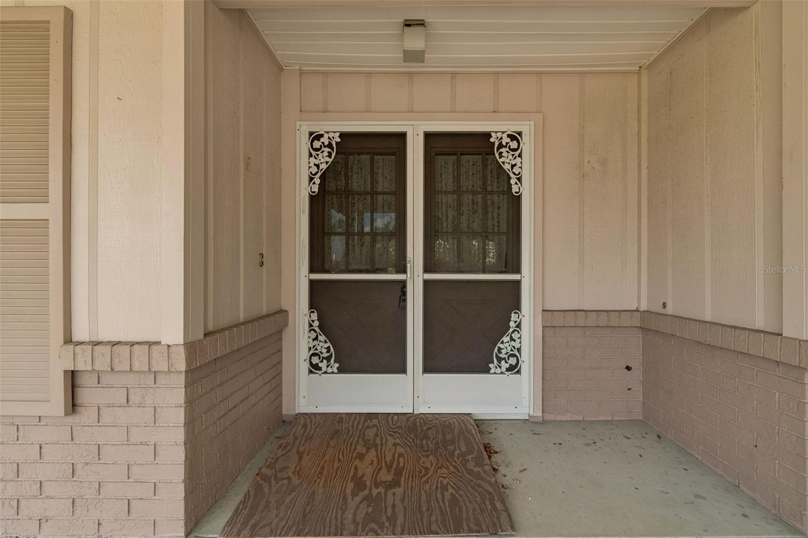 4643 SANDPOINTE DRIVE